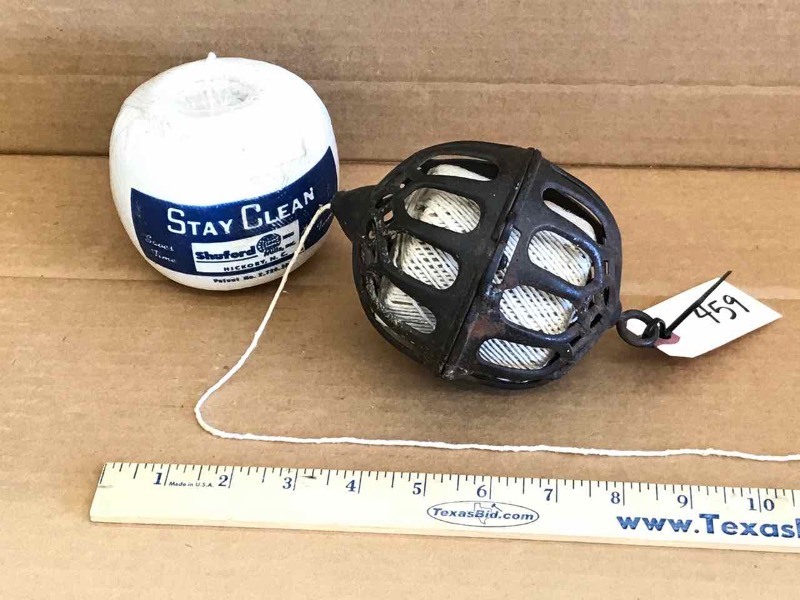 lot 459 image: Antique Country Store Ball of String Dispenser