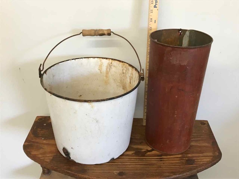 lot 409 image: Sap Bucket & a White Enamel Bucket (chips)