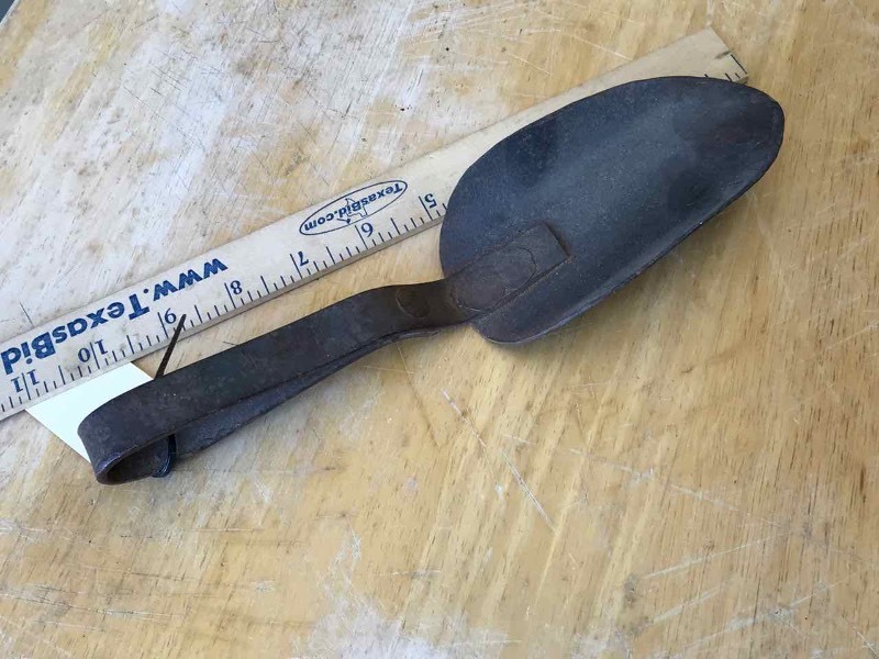 lot 485 image: Antique Gardenalia Hand Forged Spade