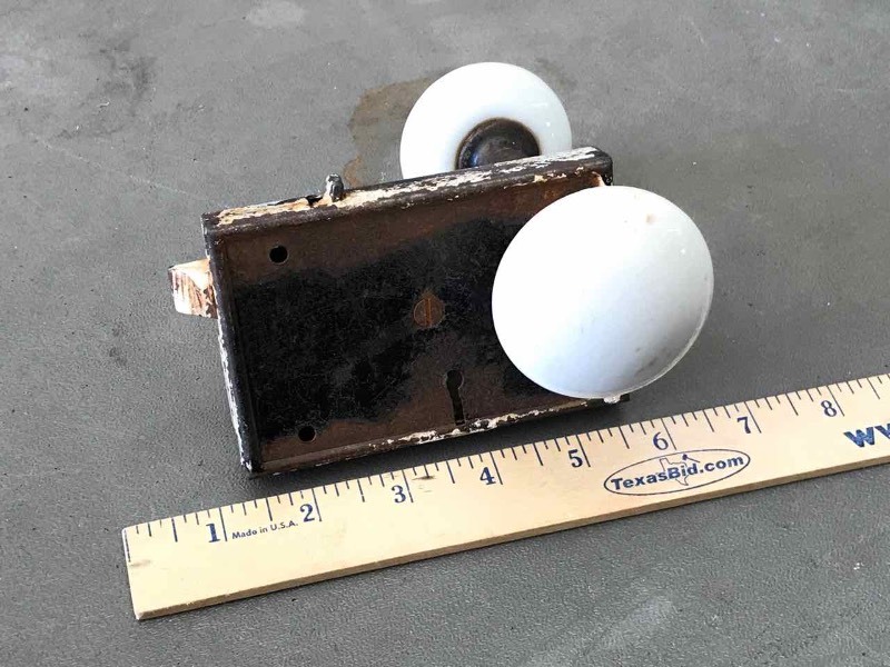 lot 502 image: Antique Porcelain Door Knobs with Lock (white)