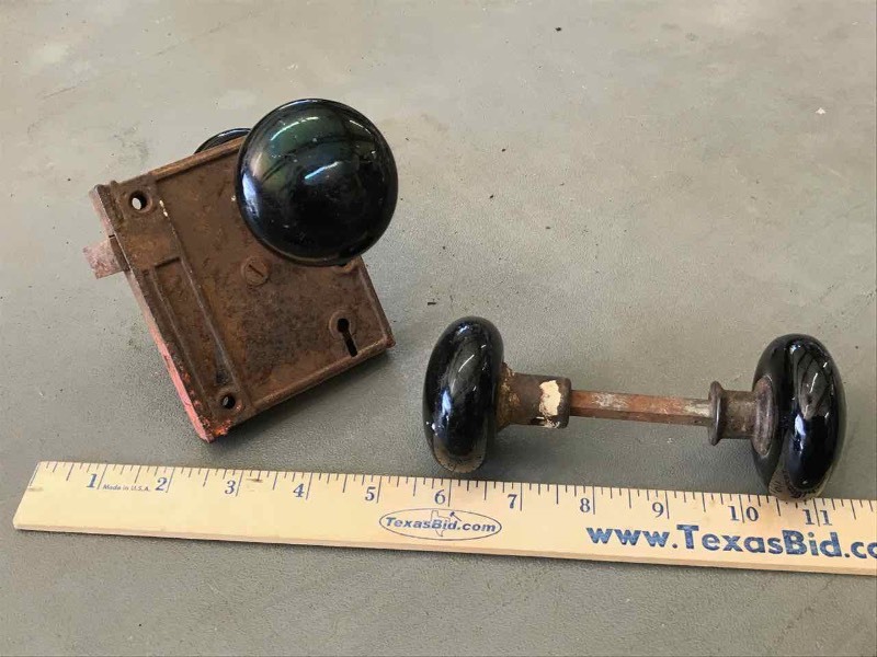 lot 506 image: (2) Sets of Black Porcelain Door Knobs (1 with lock, 1 without)