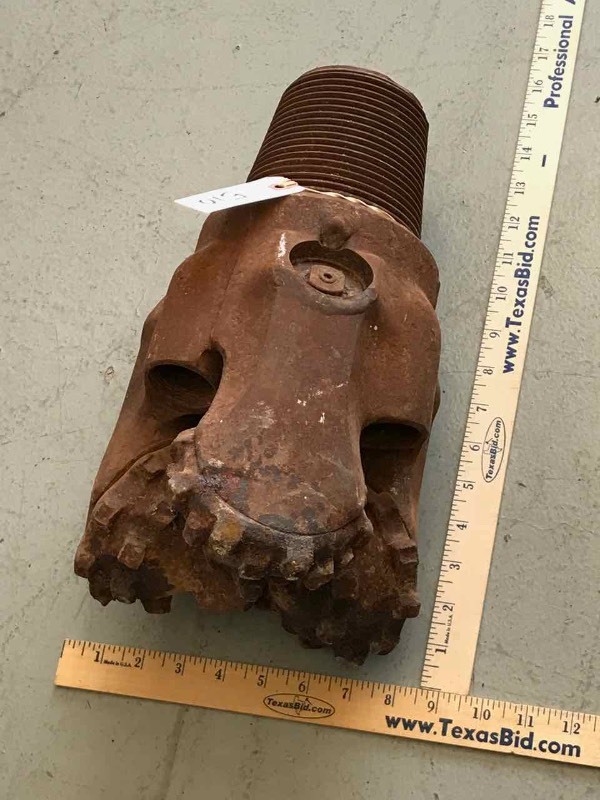 lot 510 image: Big Heavy Old Rusty Drill Bit