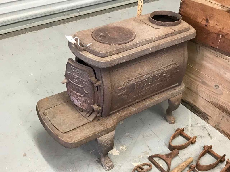 lot 517 image: Antique Peden Iron & Steel #22 Wood Heater