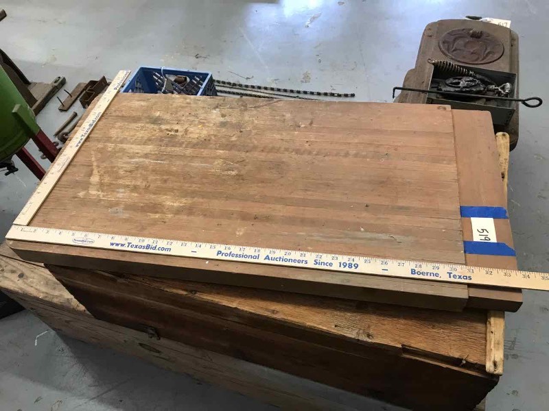 lot 519 image: Old Butcher Block Board