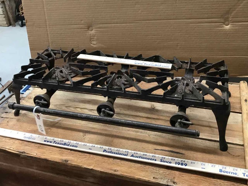 lot 518 image: Antique 3-Burner Gas Table Top Stove