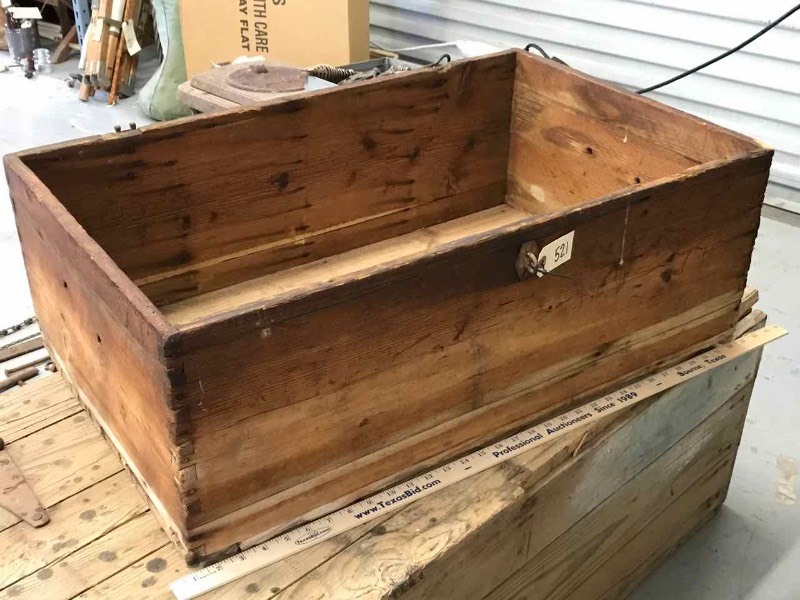 lot 521 image: Antique Box (Pine, Hand Cut Dove-Tail)