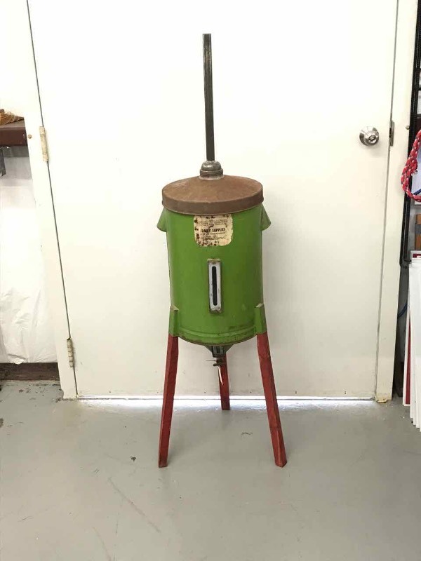 lot 522 image: Antique Sears Farm Master Dairy Separator (Green, Red Legs)