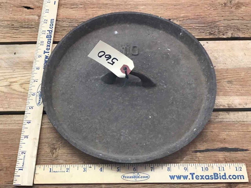 lot 560 image: Cast Iron Dutch Oven Lid