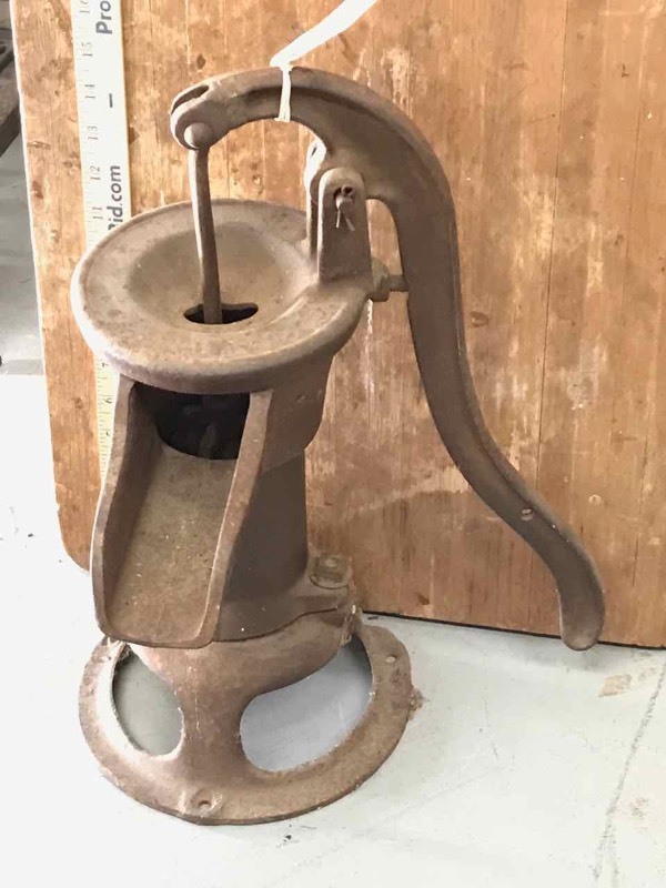 lot 562 image: Cast Iron Hand Cistern Pump