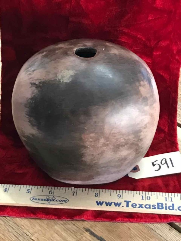 lot 591 image: Clay Art  Jim Pool Vase