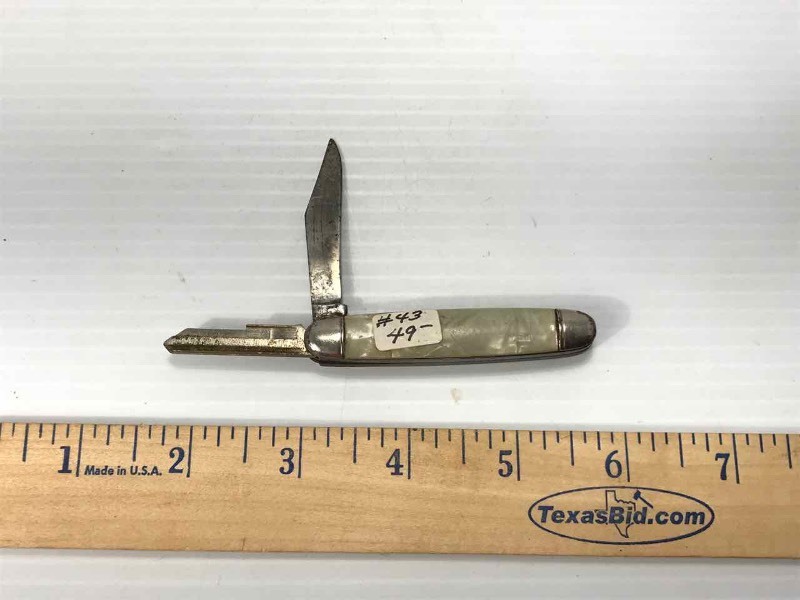 lot 625 image: Pocket Knife (pearlized handle, Key To Service)