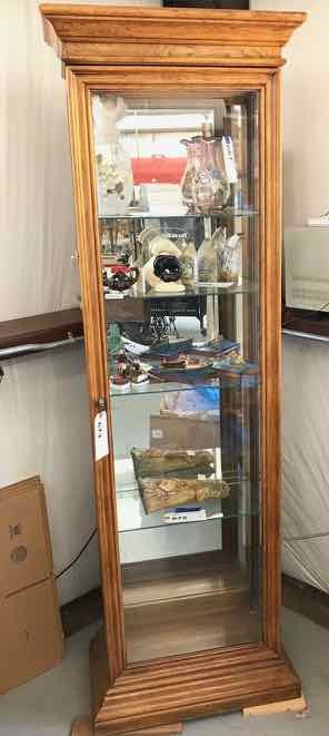 lot 673 image: Lighted Display Cabinet American of Martinsville