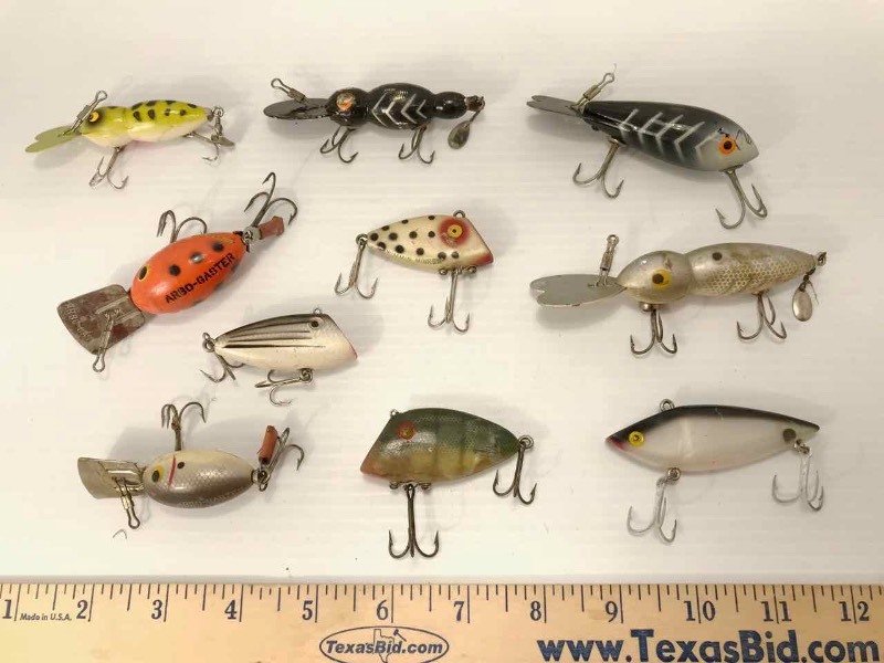 lot 679 image: (10) Lures Swimming Minnow, Spot, (2) Arbo-Gasters, Plus Others