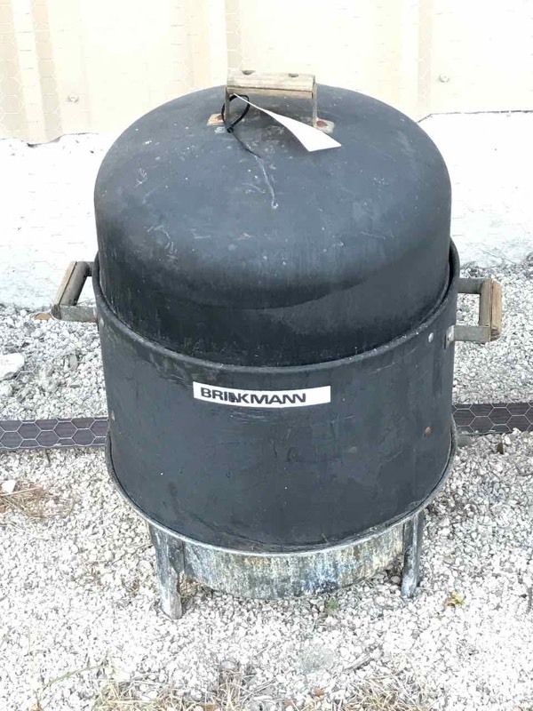 lot 697 image: Brinkman BBQSmoker
