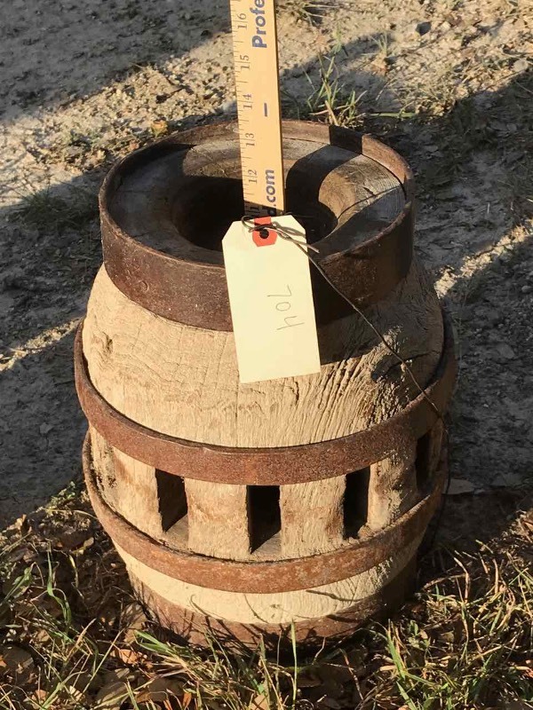 lot 704 image: Wagon Wheel Hub
