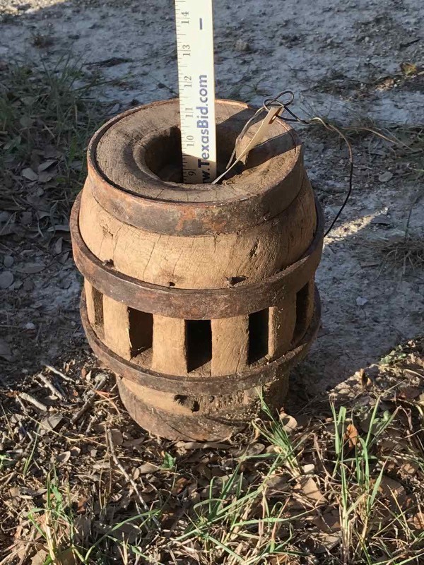 lot 705 image: Wagon Wheel Hub