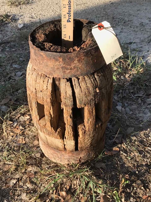 lot 707 image: Wagon Wheel Hub