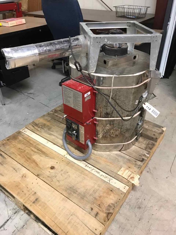 lot 112 image: SKUTT Electric Kiln Mod. KS-818P-3,  unknown condition