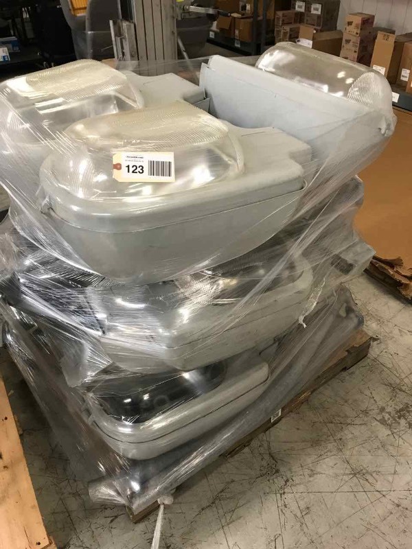 lot 123 image: (9) Parking lot lamps with arms