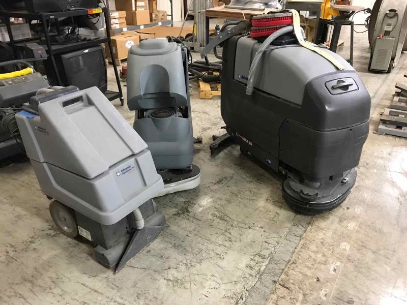 lot 129 image: (3) Floor Machines, unknown condition
