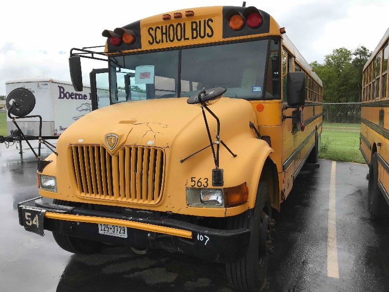 lot 107 image: School Bus - Salvage  2004 IC,  Not running, parts.  (VIN 4DRBRABN34B971951)
