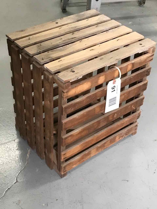 lot 91 image: Wood Apple Crate