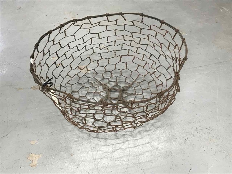 lot 95 image: Neat Old Wire Basket (11 tall)