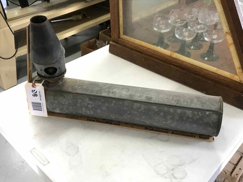 lot 98 image: Vintage Kerosene Burner (round)