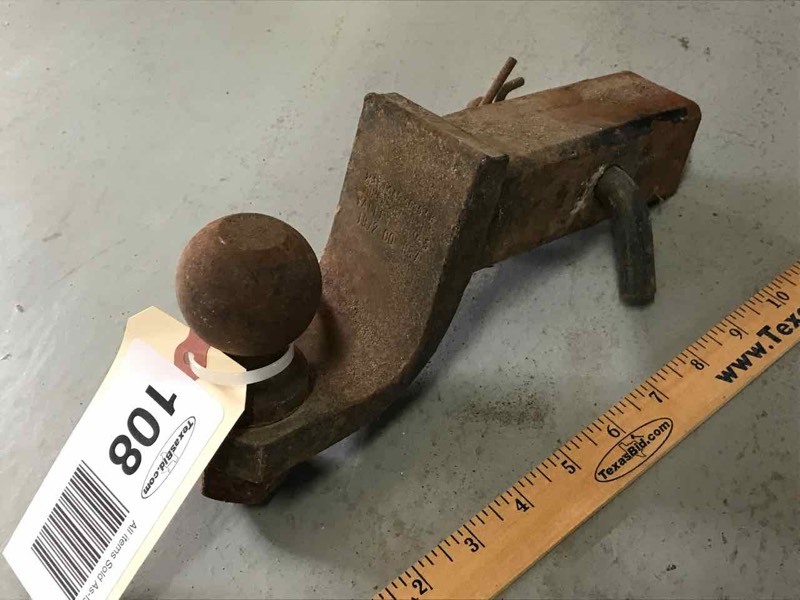 lot 108 image: Trailer Hitch Ball Mount (drop hitch, 2 ball)