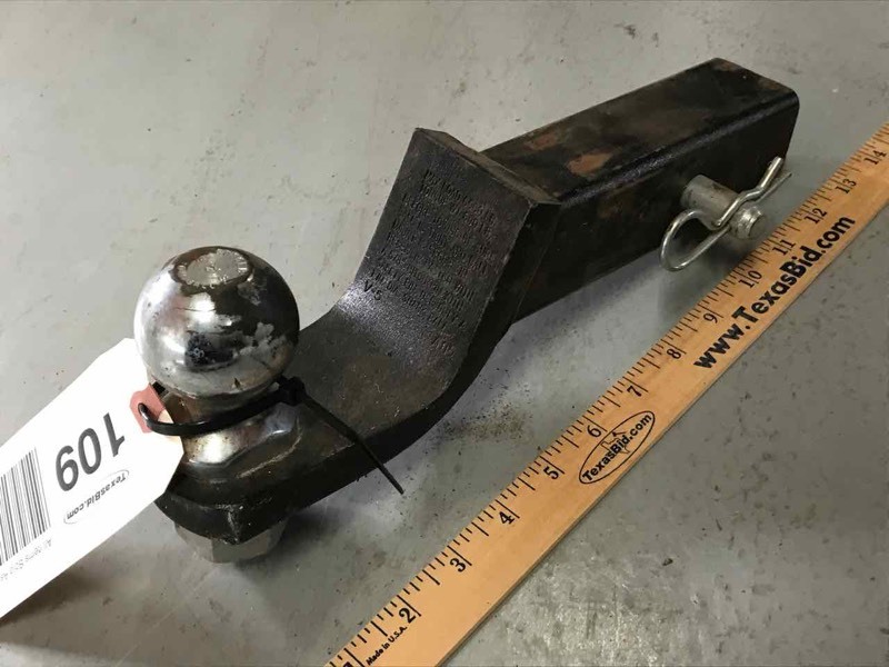 lot 109 image: Trailer Hitch Ball Mount (drop hitch, 2 ball)