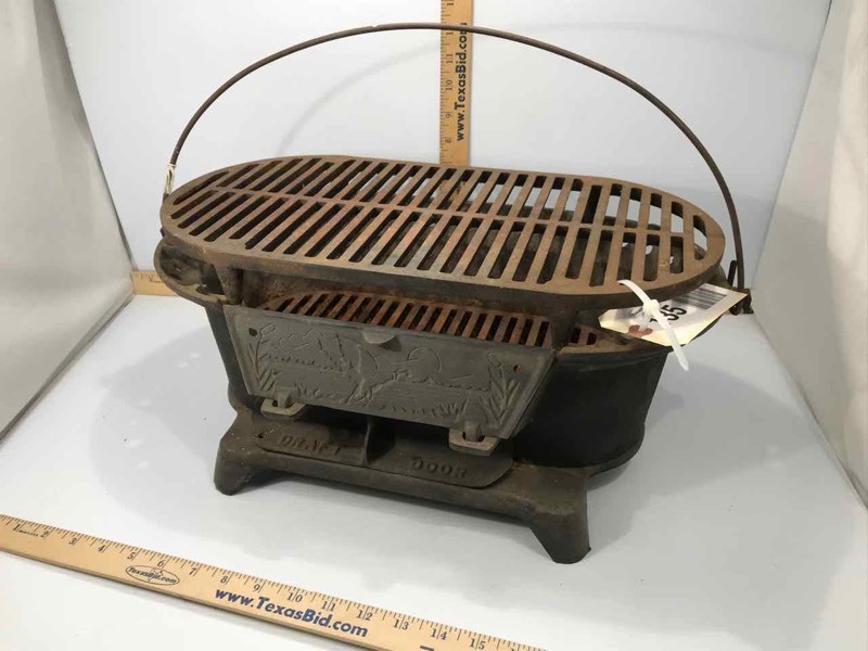 lot 135 image: Cast Iron Hibachi