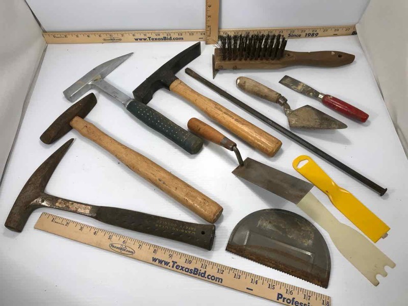 lot 150 image: Masonry Tools & Hammers