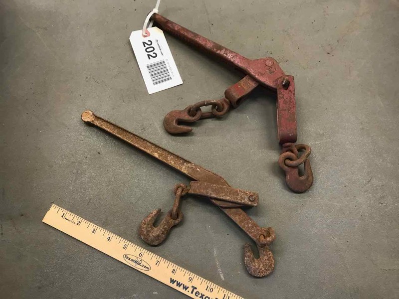 lot 202 image: (2) Chain Boomers (14)
