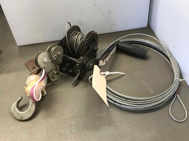 lot 216 image: Winch  600 Lb. Hand Crank, with Cable and Pulleys