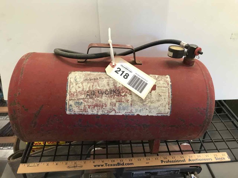 lot 218 image: Portable Air Tank