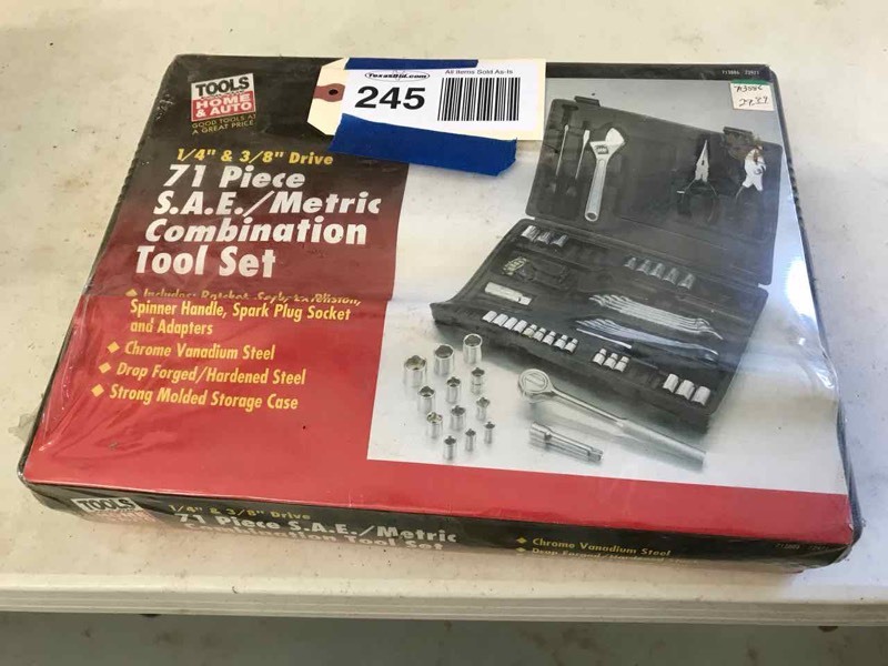 lot 245 image: New in Box - 71 Piece SAEMetric Combination Tool Set