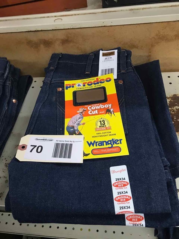 lot 70 image: Wrangler 13MWZ Original Fit Cowboy Cut Jeans (2) 29 x 34