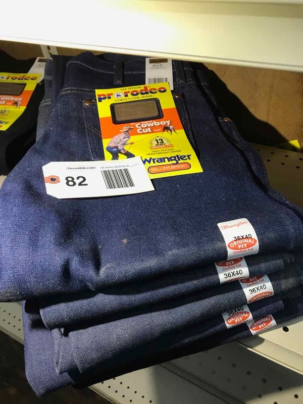 lot 82 image: Wrangler 13MWZ Original Fit Cowboy Cut Jeans (5) 36 x 40