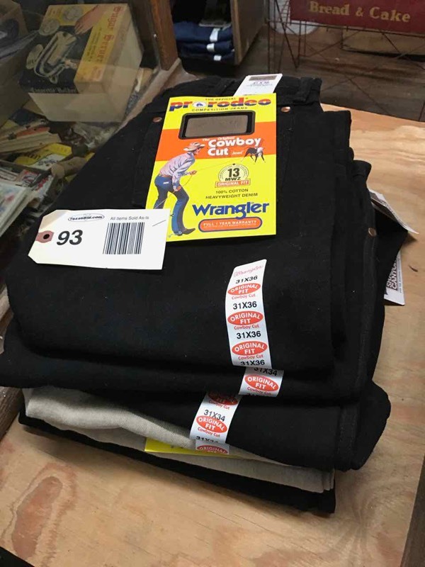 lot 93 image: Wrangler 13MWZ Original Fit Cowboy Cut Jeans (4) 31 x 34 & (1) 31 x 36