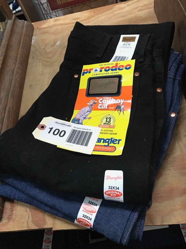lot 100 image: Wrangler 13MWZ Original Fit Cowboy Cut Jeans (3) 33 x 34