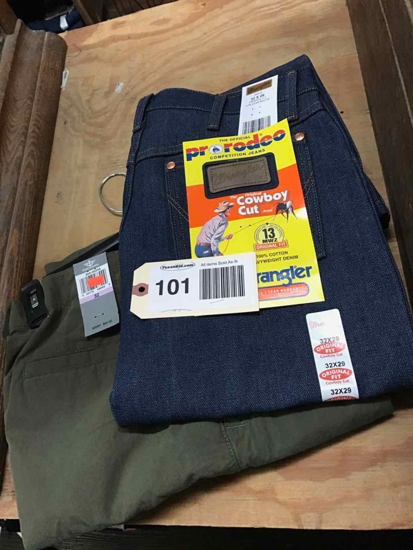 lot 101 image: Wrangler 13MWZ Original Fit Cowboy Cut Jeans (1) 32 x 29, (1) Shorts 32