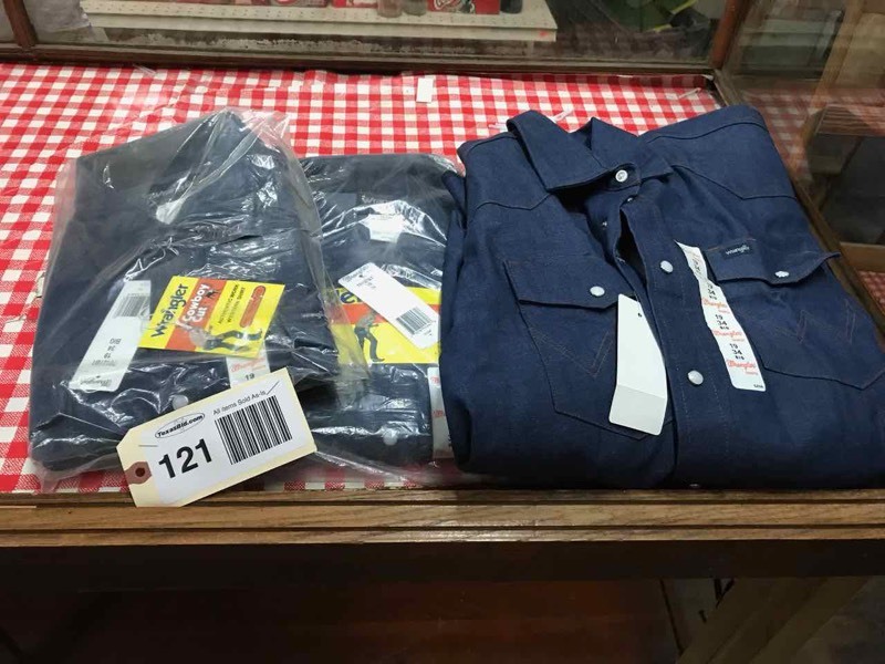 lot 121 image: Wrangler Cowboy Cut Shirt (3) 19 x 34 Big
