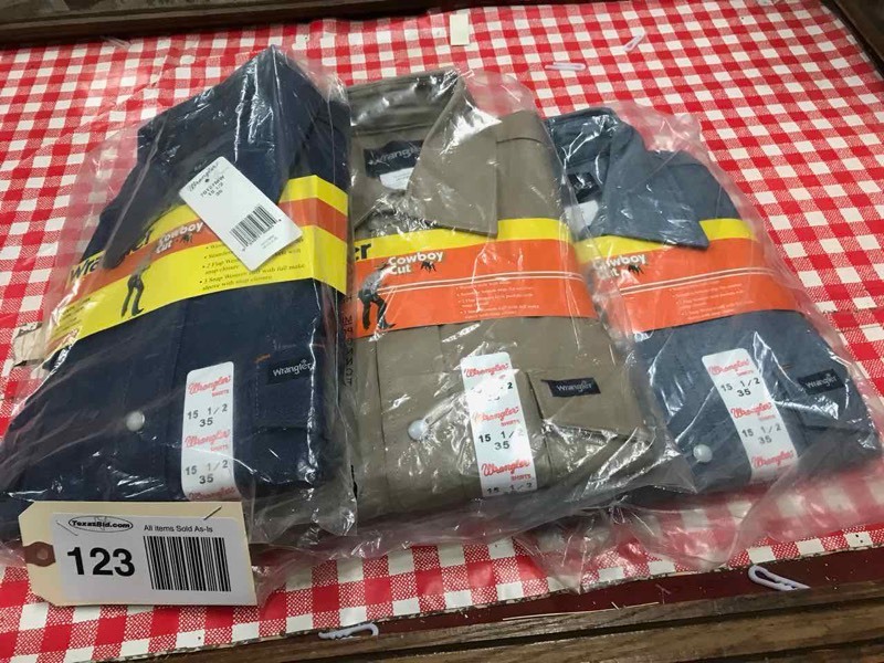 lot 123 image: Wrangler Cowboy Cut Shirt (3) 15 x 35