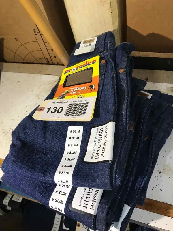 lot 130 image: Wrangler 13MWZBP Cowboy Cut Jeans (3) 9 Slim