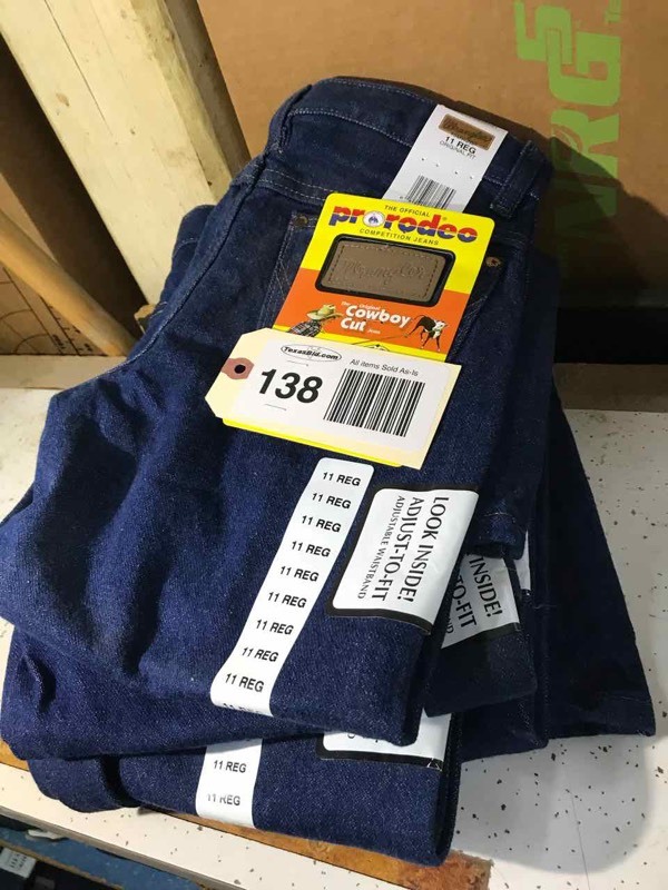 lot 138 image: Wrangler 13MWZBP Cowboy Cut Jeans (4) 11 Regular