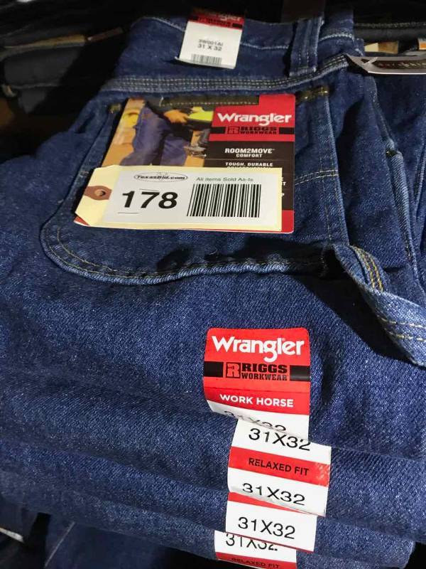 lot 178 image: Wrangler Riggs Workware Denim (4) 31 x 32