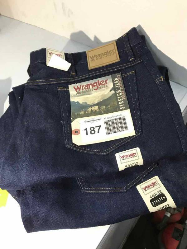lot 187 image: Wrangler Rugged Wear Stretch Jean (2) 44 x 32