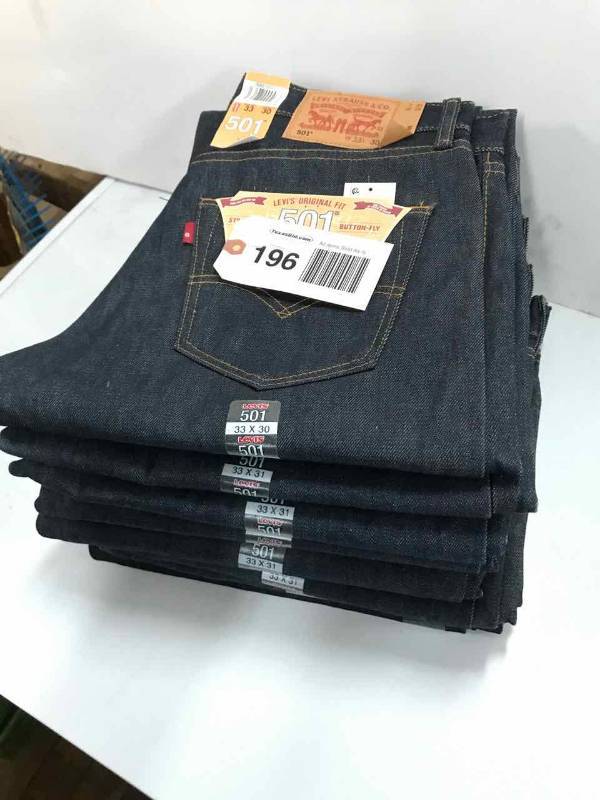lot 196 image: Levi Strauss & Co. 501 Button Fly Jeans (8) 1-33x30, 6-33x31, 1-33x32