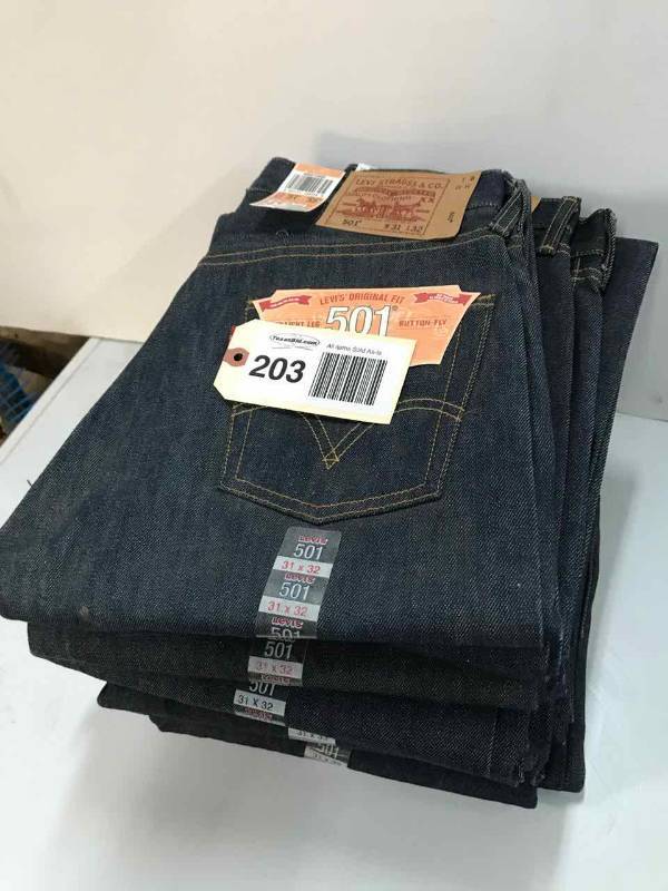 lot 203 image: Levi Strauss & Co. 501 Button Fly Jeans(10) 6-31x32, 4-31x33