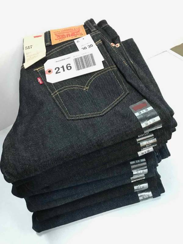 lot 216 image: Levi Strauss & Co. Boot Cut 517 (9) 4-30x30, 5-30x32